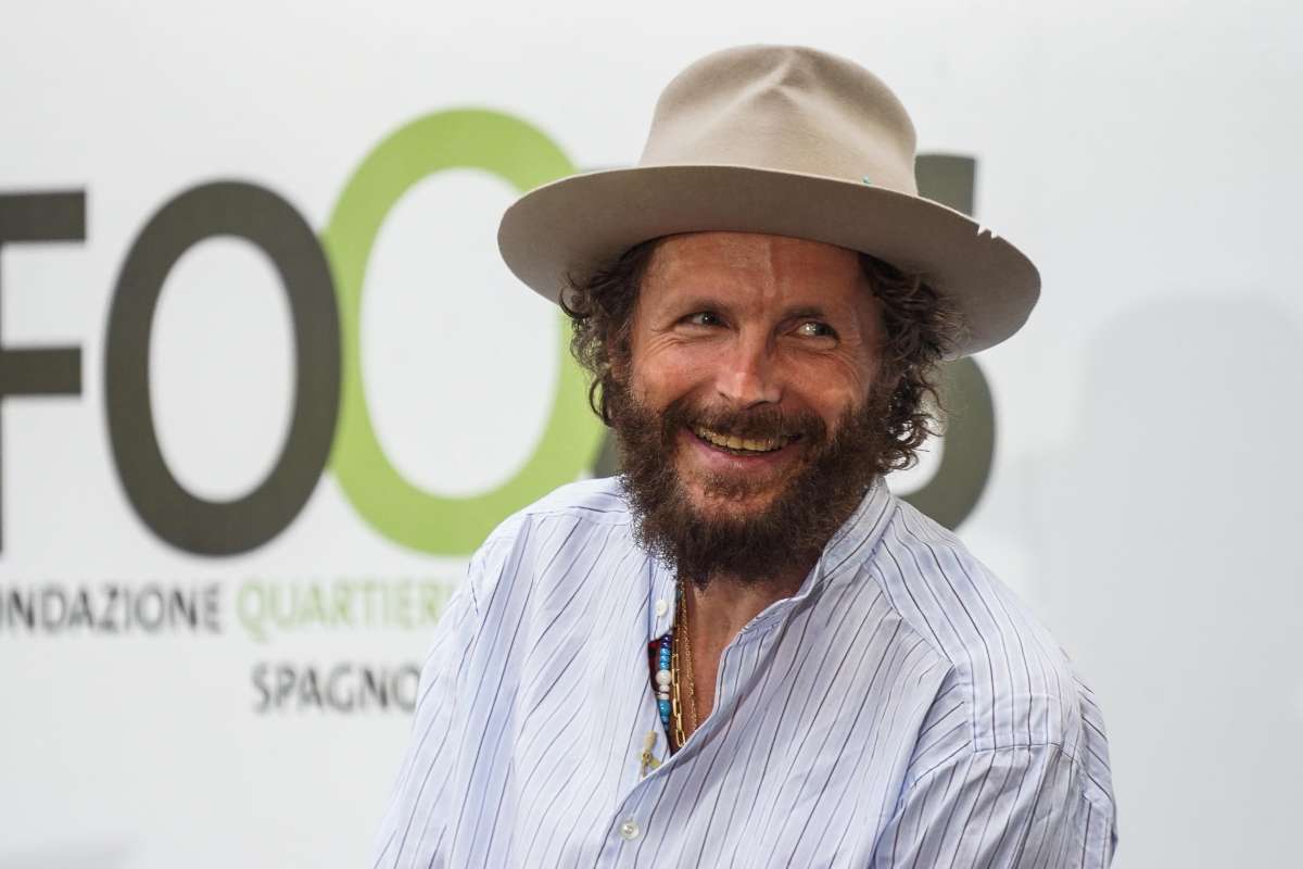 Jovanotti caffè corretto con il burro