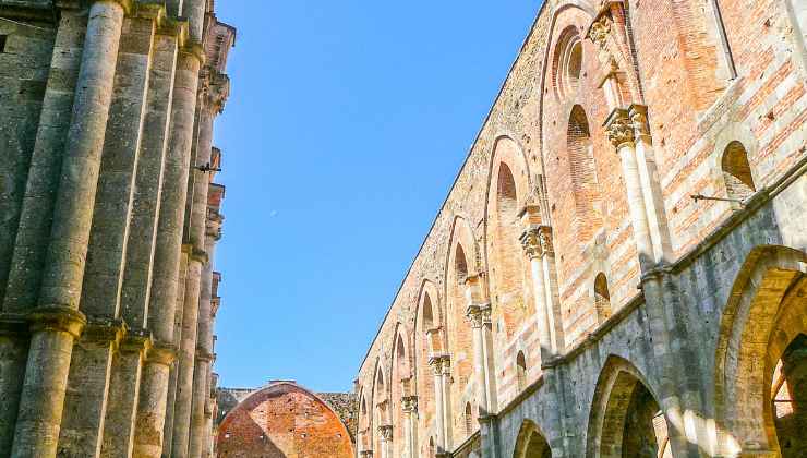 i resti del monastero di San Galgano