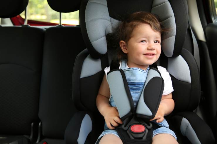 perché togliere cappotto bambino auto